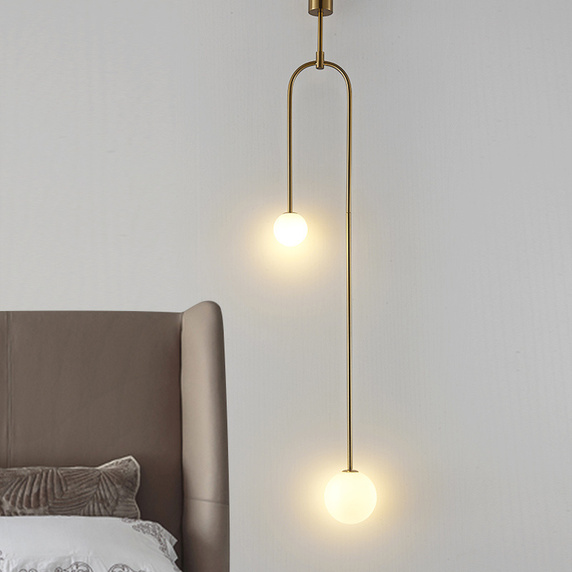 Lampa wisząca LOOP złota 123 cm z białymi kloszami - nowoczesna do salonu