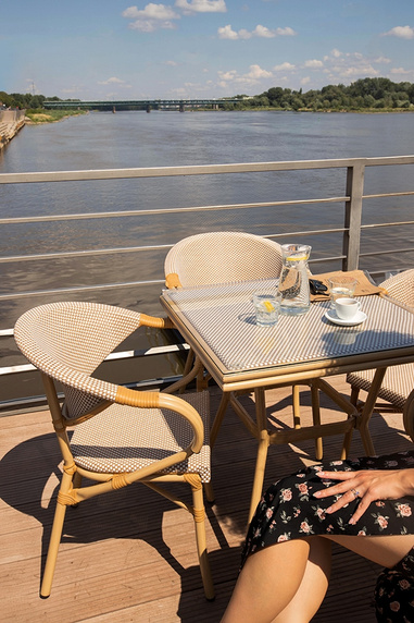 Krzesło ogrodowe CAFE BISTRO PARIS ARM beżowe rattan