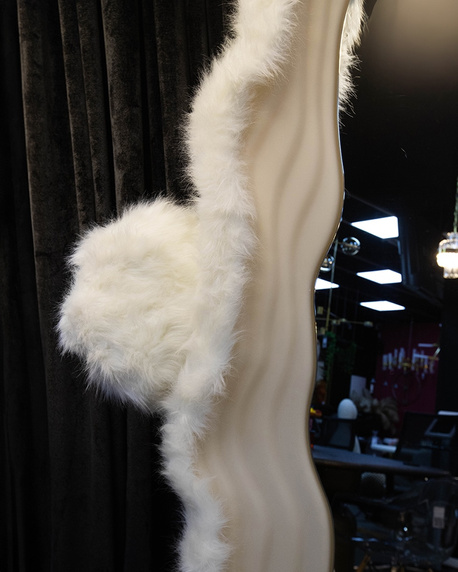 Lustro stojące BUNNY z oświetleniem LED   240x150 cm