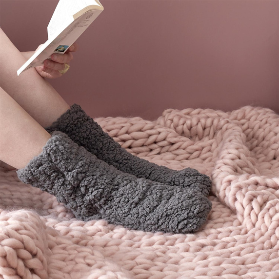 Skarpety z materiału Sherpa szare