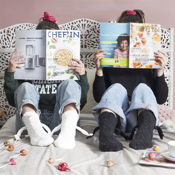 Skarpety z magnetycznymi łapkami białe